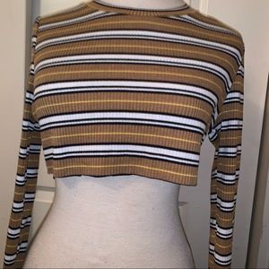 Cropped long sleeve shirt